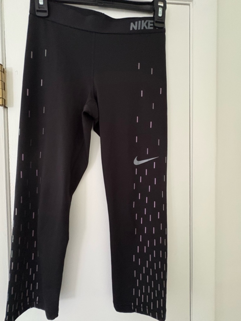 Ladies Medium Nike Black Leggings 3/4 length with Reflective Dash Accents